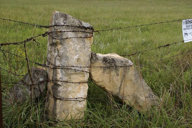 DSC04535.JPG - Rock Fence Posts - KA