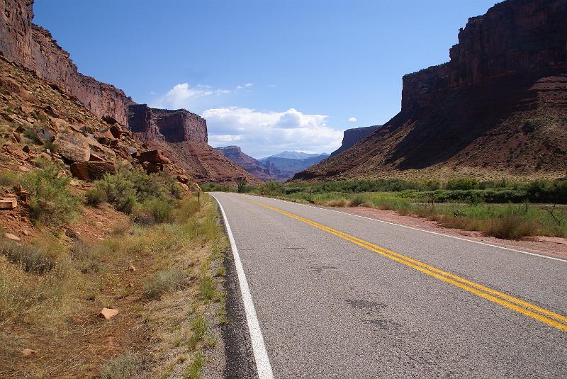 DSC04761.JPG - Along Rt 128 Utah