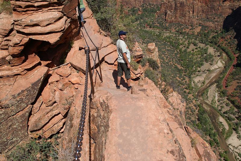 DSC05381.JPG - Going down trail from Angels Landing - Zion NP